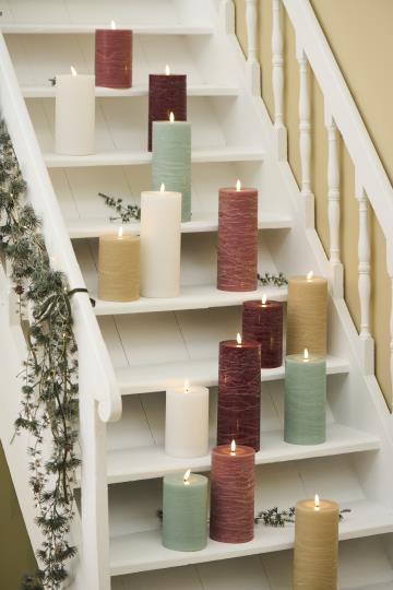 LED-Stumpenkerze mit warmer Flamme 20 cm